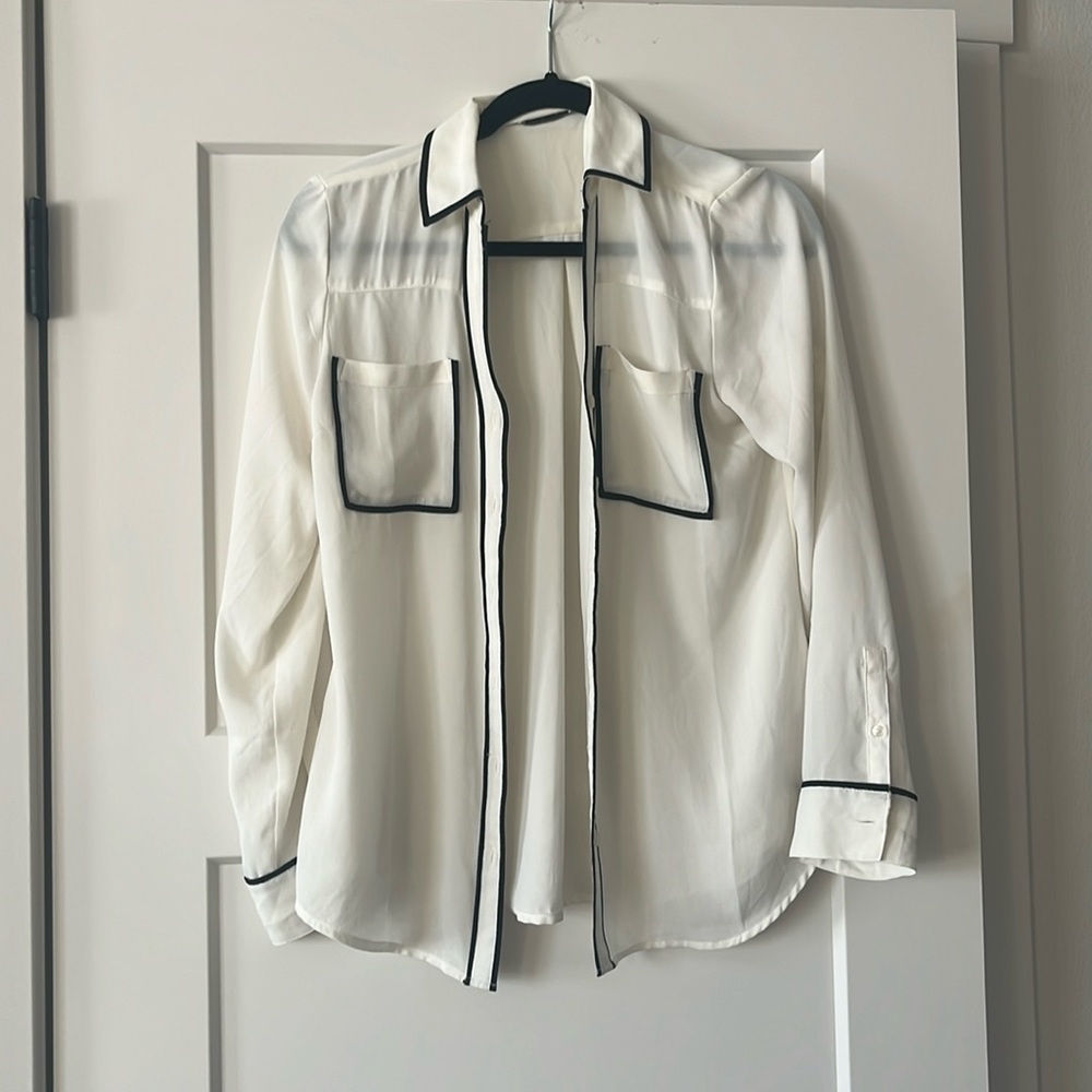 Express portofino short size small cream sheer with black trim